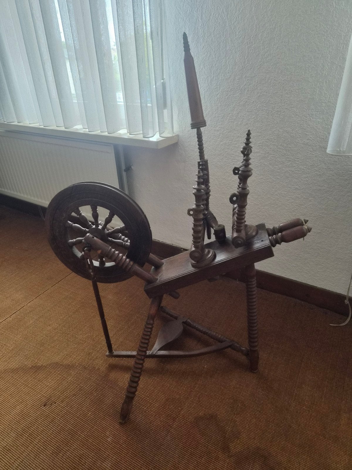 Antiek Spinnewiel - Decoratief en Functioneel, Ophalen, Spinnewiel