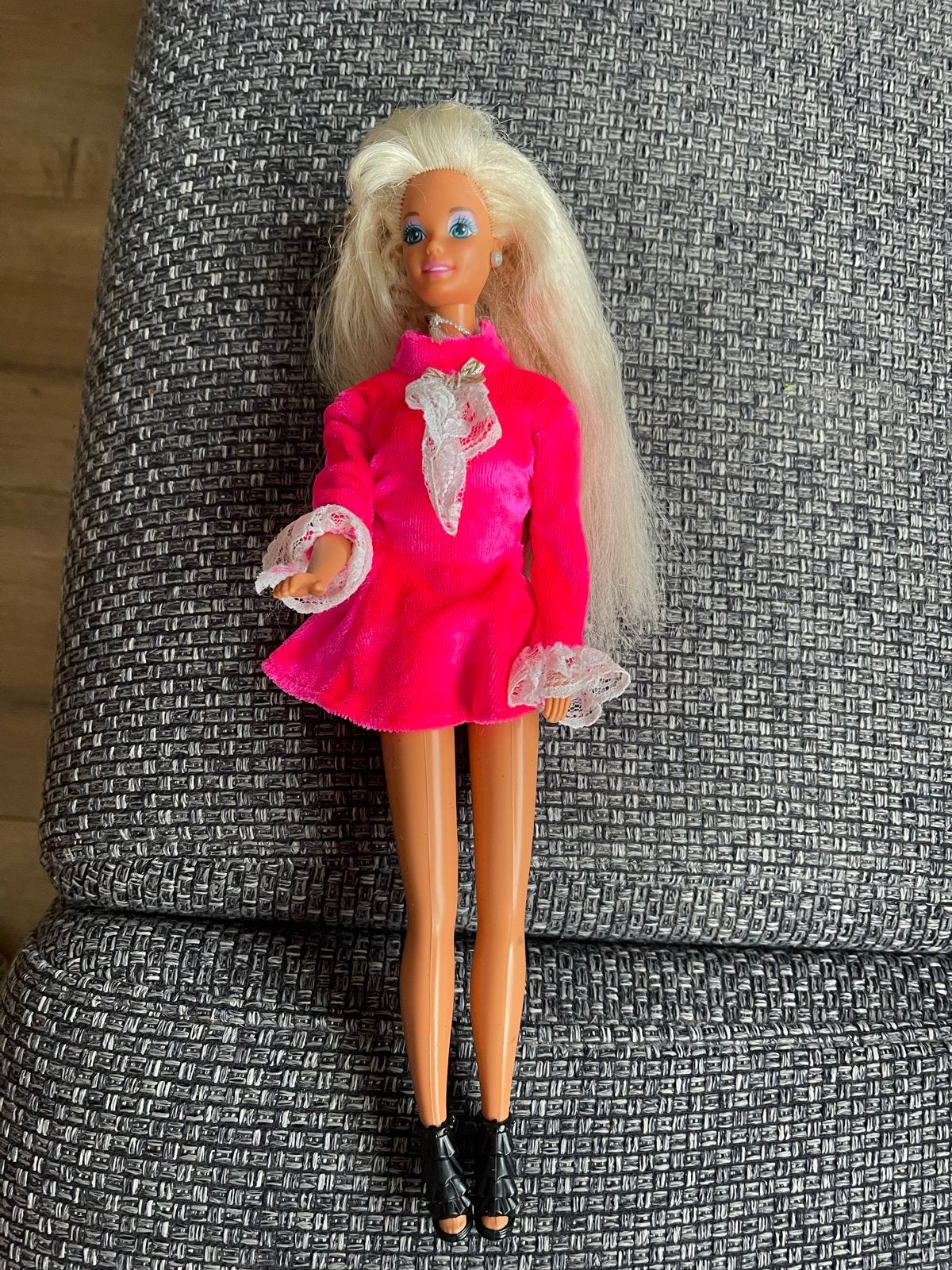 Vintage Barbie pop (ca. 40 jaar oud) met roze jurk, Ophalen, Gebruikt, Pop