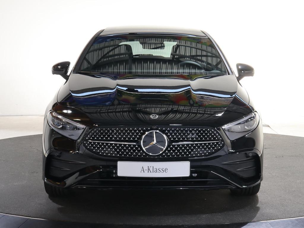 Mercedes-Benz A-klasse 250e Business Solution AMG | Panorama, Auto's, Mercedes-Benz, 4 cilinders, Plug-in hybride, Bedrijf, Nieuw