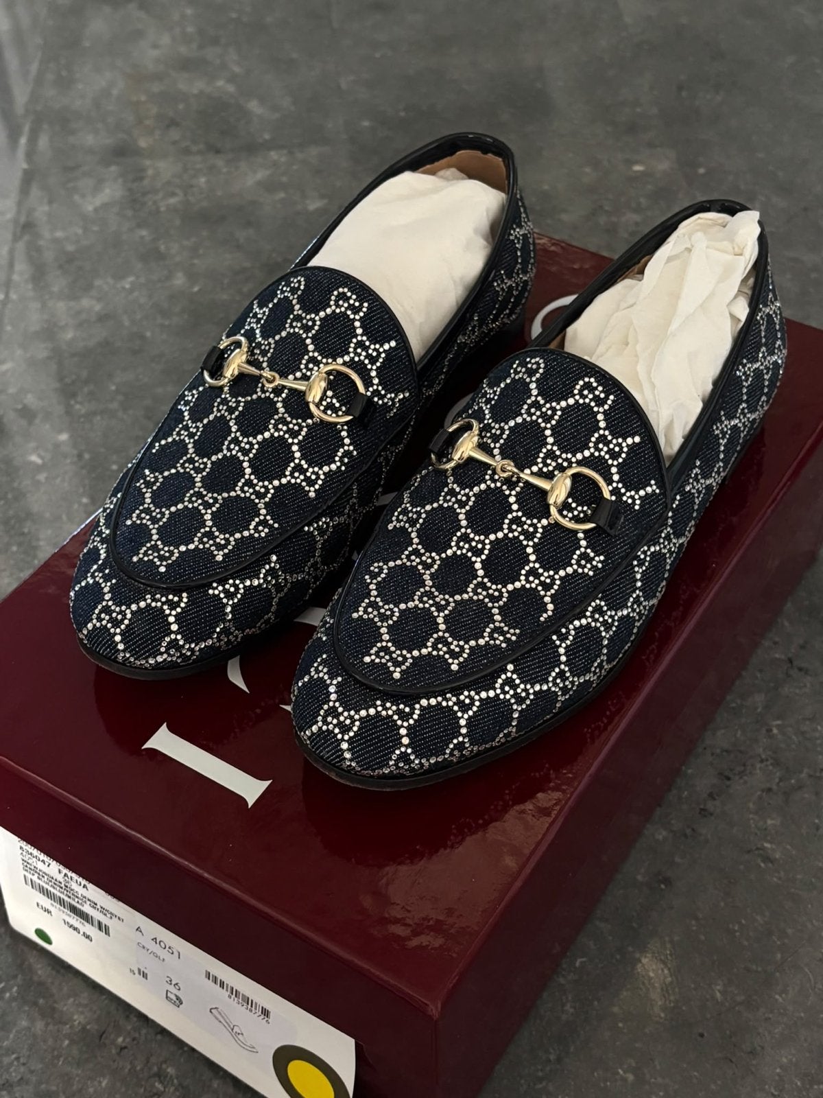 Gucci loafers denim blue w studs, Kleding | Dames, Ophalen, Nieuw, Blauw, Instappers