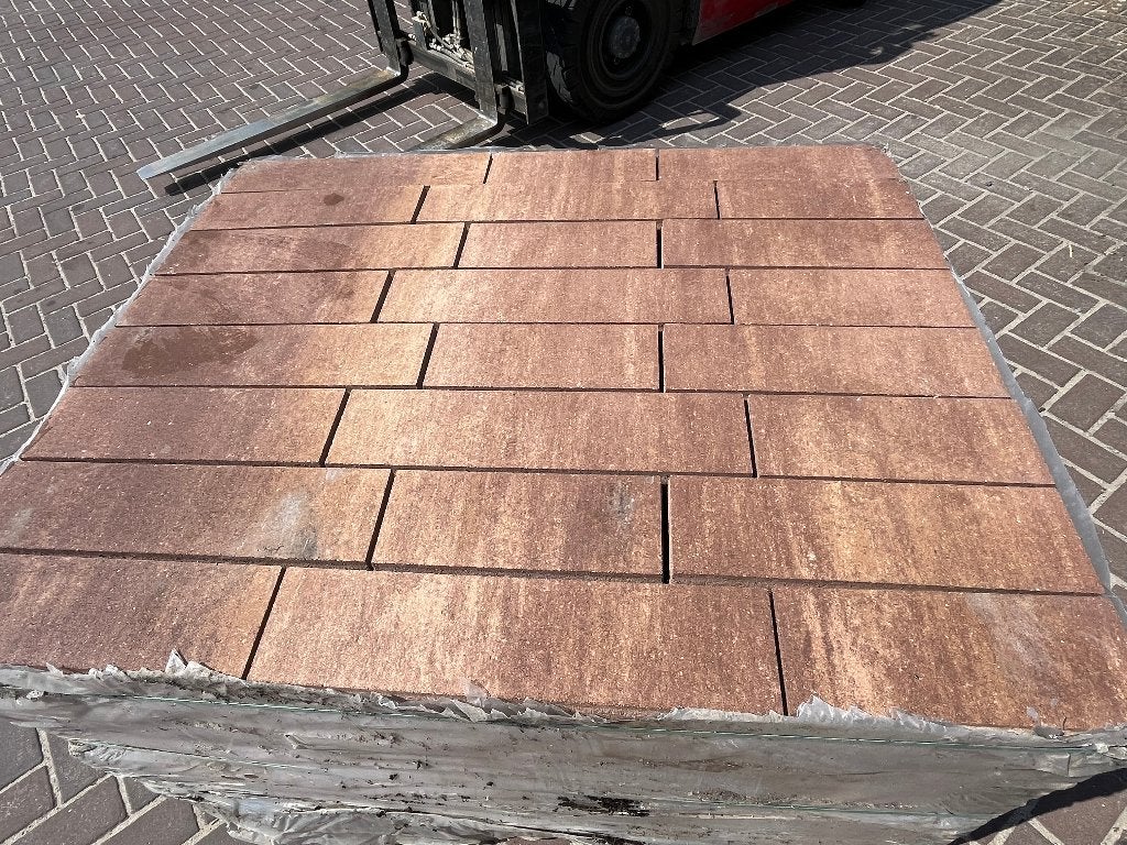 Koopje!! 120 ST STAPELBLOKKEN Glad € 125,00!! bruinrood, Tuin en Terras, Bielzen en Borders, Biels, Nieuw, Ophalen of Verzenden