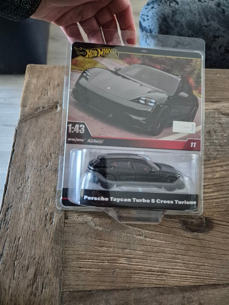 hot wheels porsche taycan turbo s cross turismo zwart  1:24, Ophalen of Verzenden, Nieuw, Auto