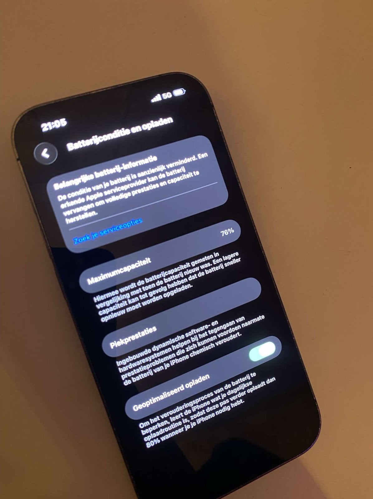 Foto 5 van Nette iPhone 14Pro te koop - Altijd beschermd en functioneel