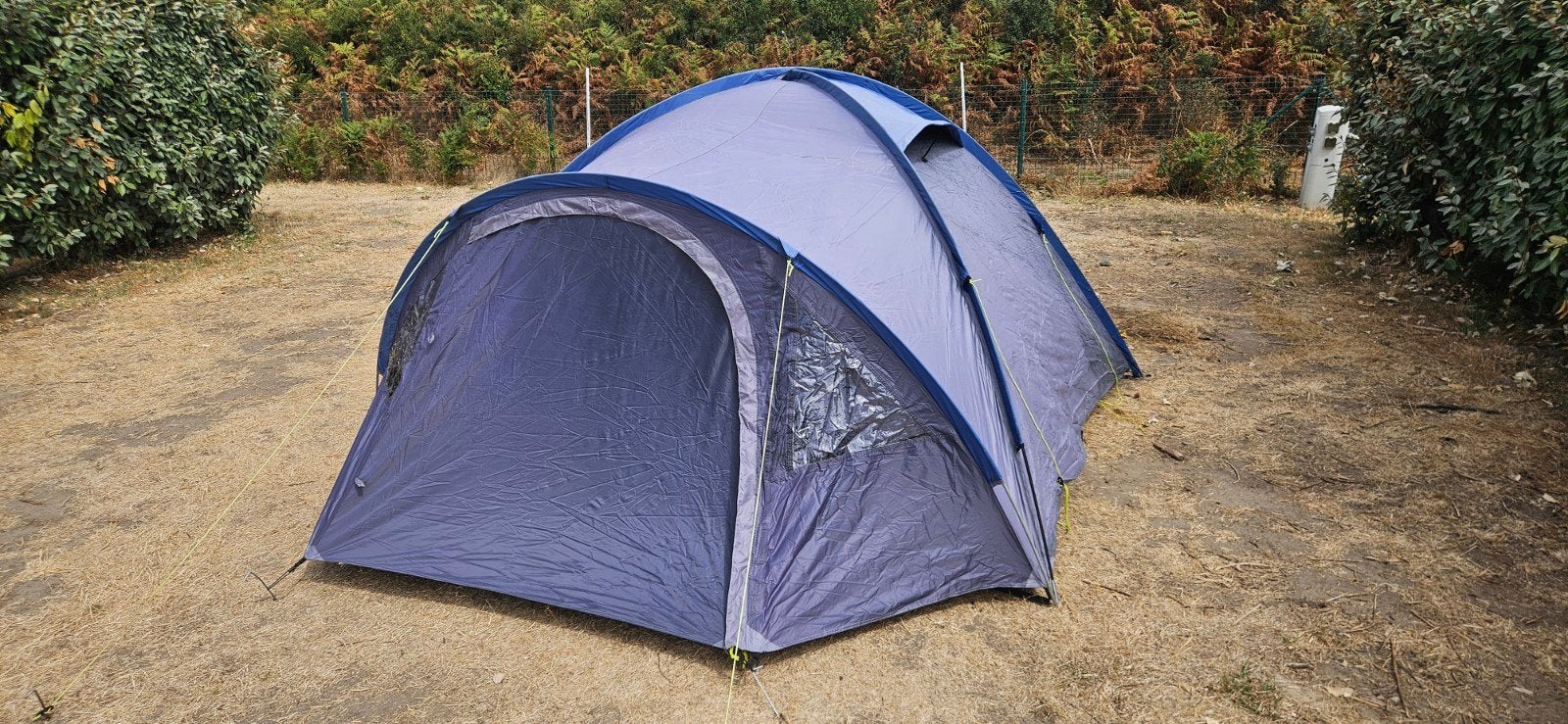 Crivit 4 persoonstent /festivaltent/ speeltent, Ophalen