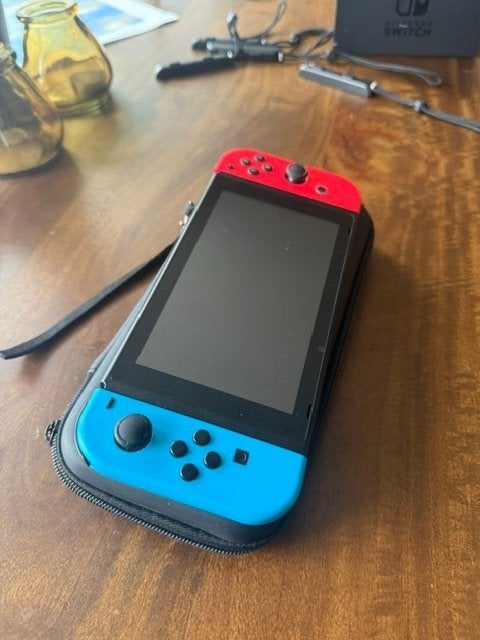 Nintendo Switch V2 compleet met dock en beschermhoes, Spelcomputers en Games, Ophalen, Gebruikt, Met 1 controller, Switch 2019 Upgrade