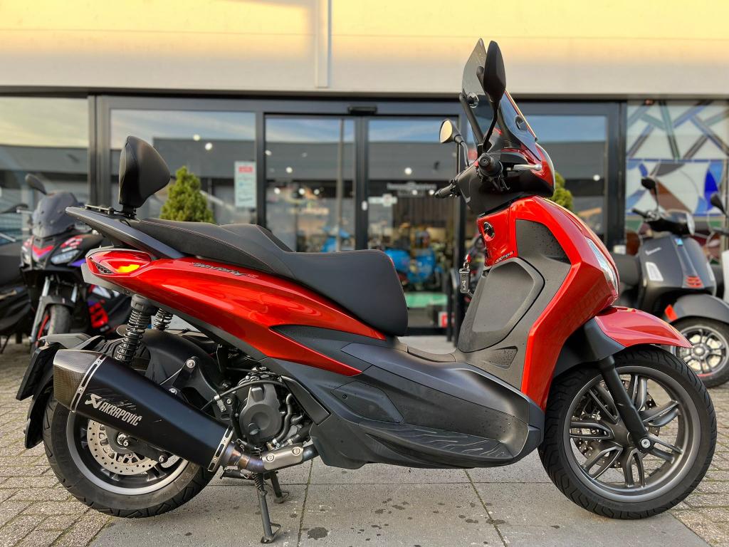 Piaggio Beverly 400 cc accessoires akrapovic dna, Motoren, Niet ingevuld, 400 cc, Scooter, Bedrijf