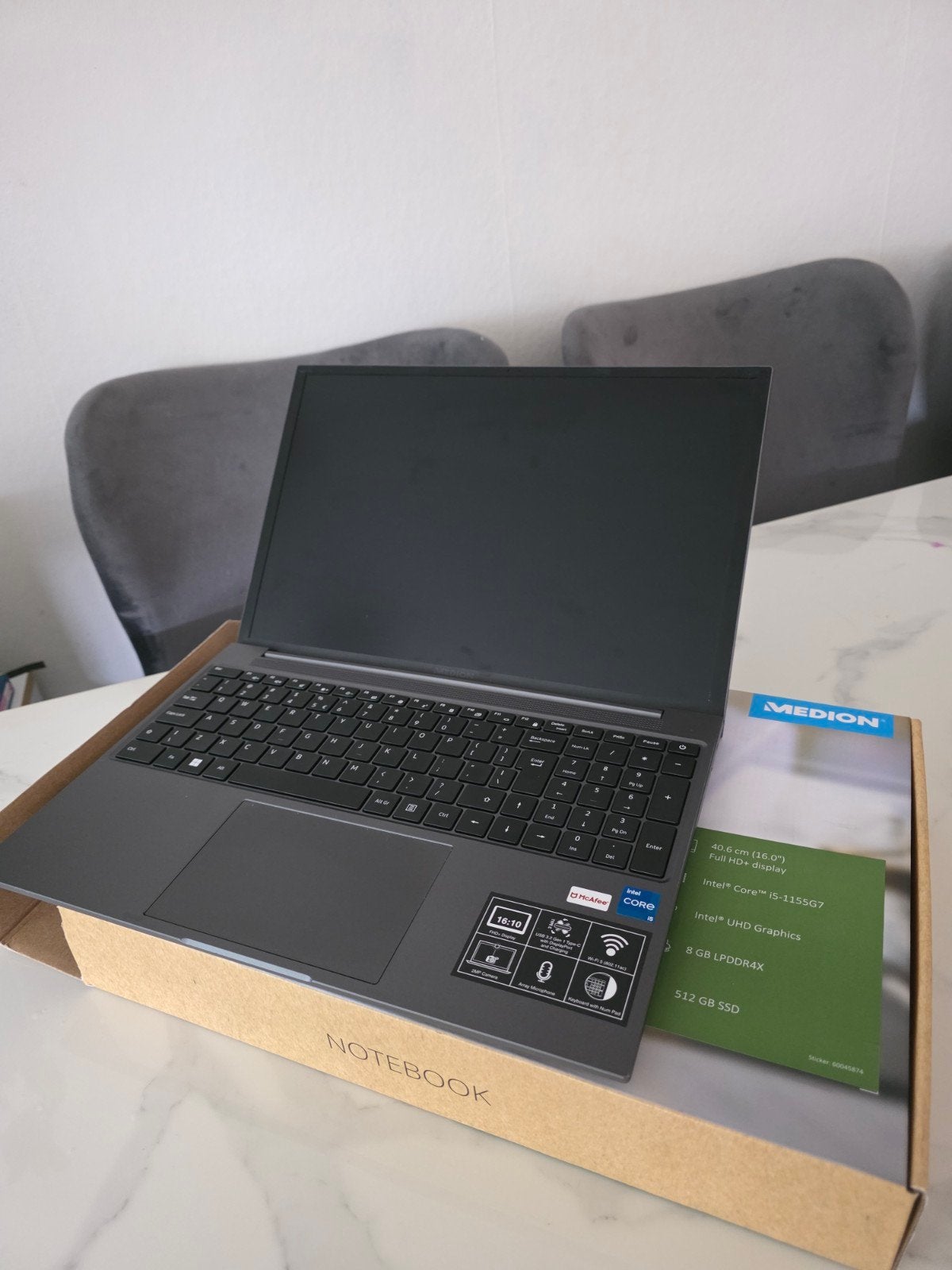 Medion MD62356 Laptop - Intel Core i5, 8GB RAM, 512GB SSD, Ophalen, Zo goed als nieuw