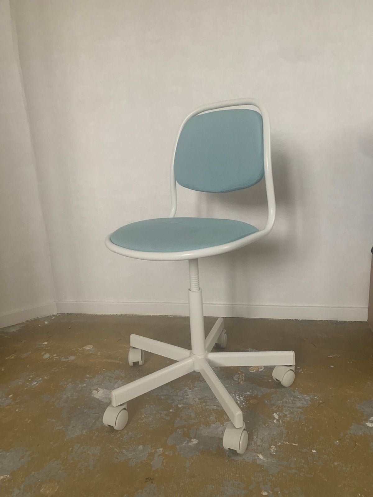 Ikea bureaustoel blauw, Ophalen, Zo goed als nieuw, Blauw