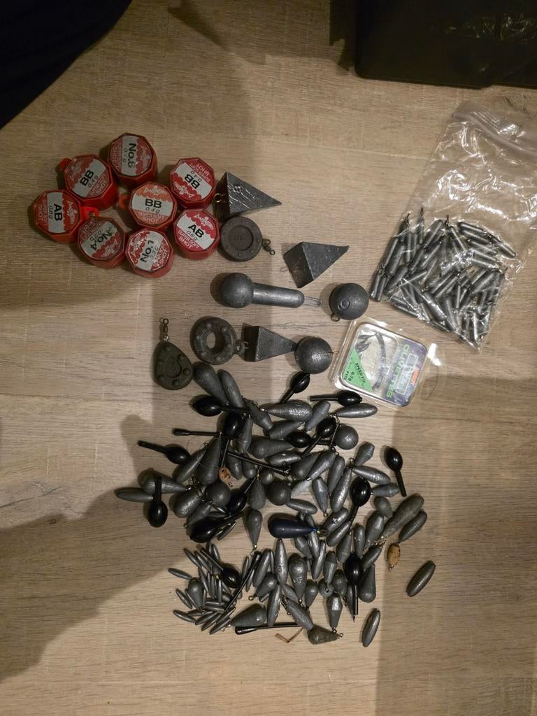 Vislood, dobbers, wartels, haken en meer visaccessoires, Watersport en Boten, Hengelsport | Algemeen, Ophalen of Verzenden, Zo goed als nieuw