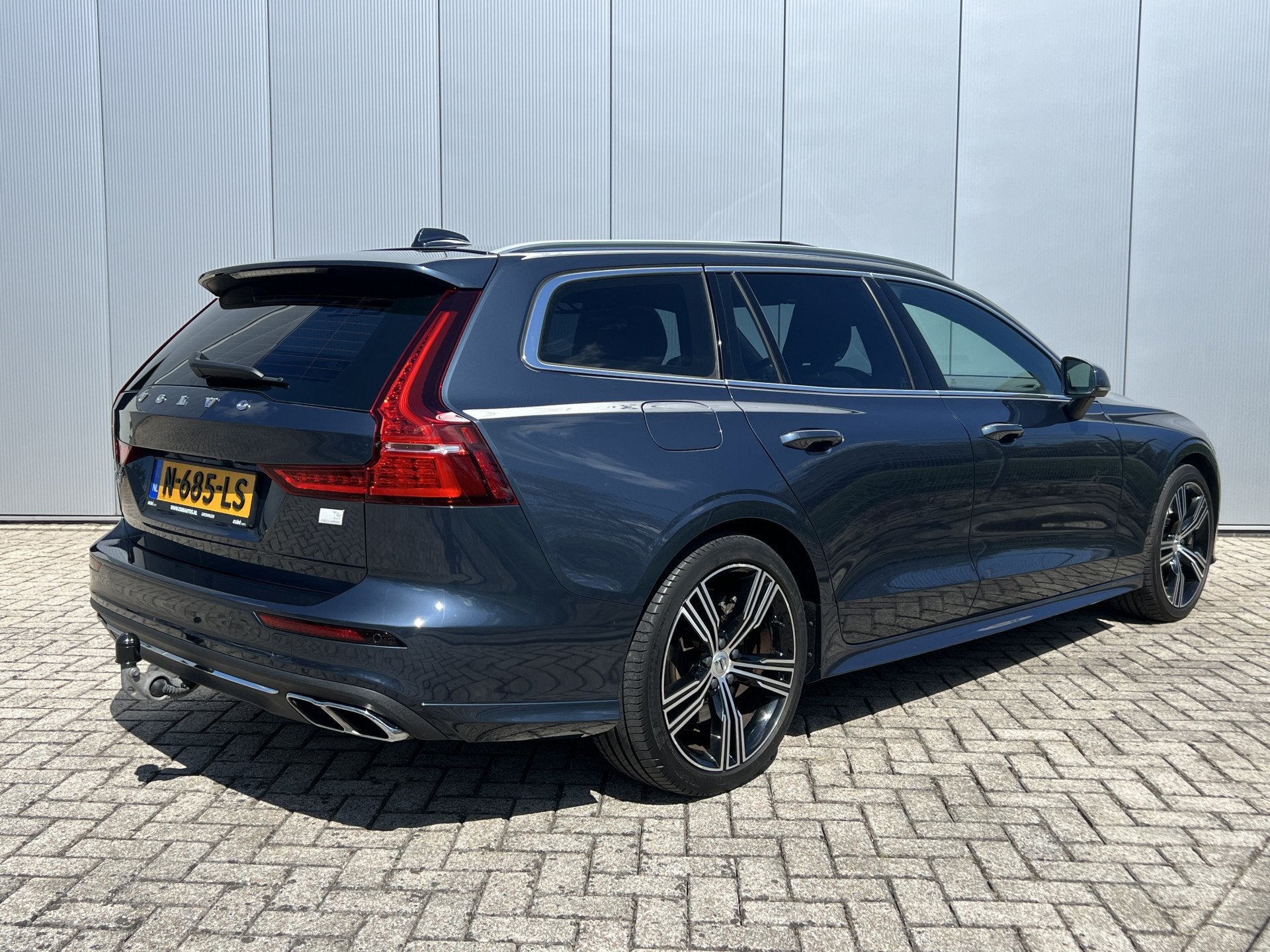 Volvo V60 2.0 T6 Recharge AWD Inscription Trekhaak Panoramad, Automaat, Gebruikt, Blauw, 340 pk