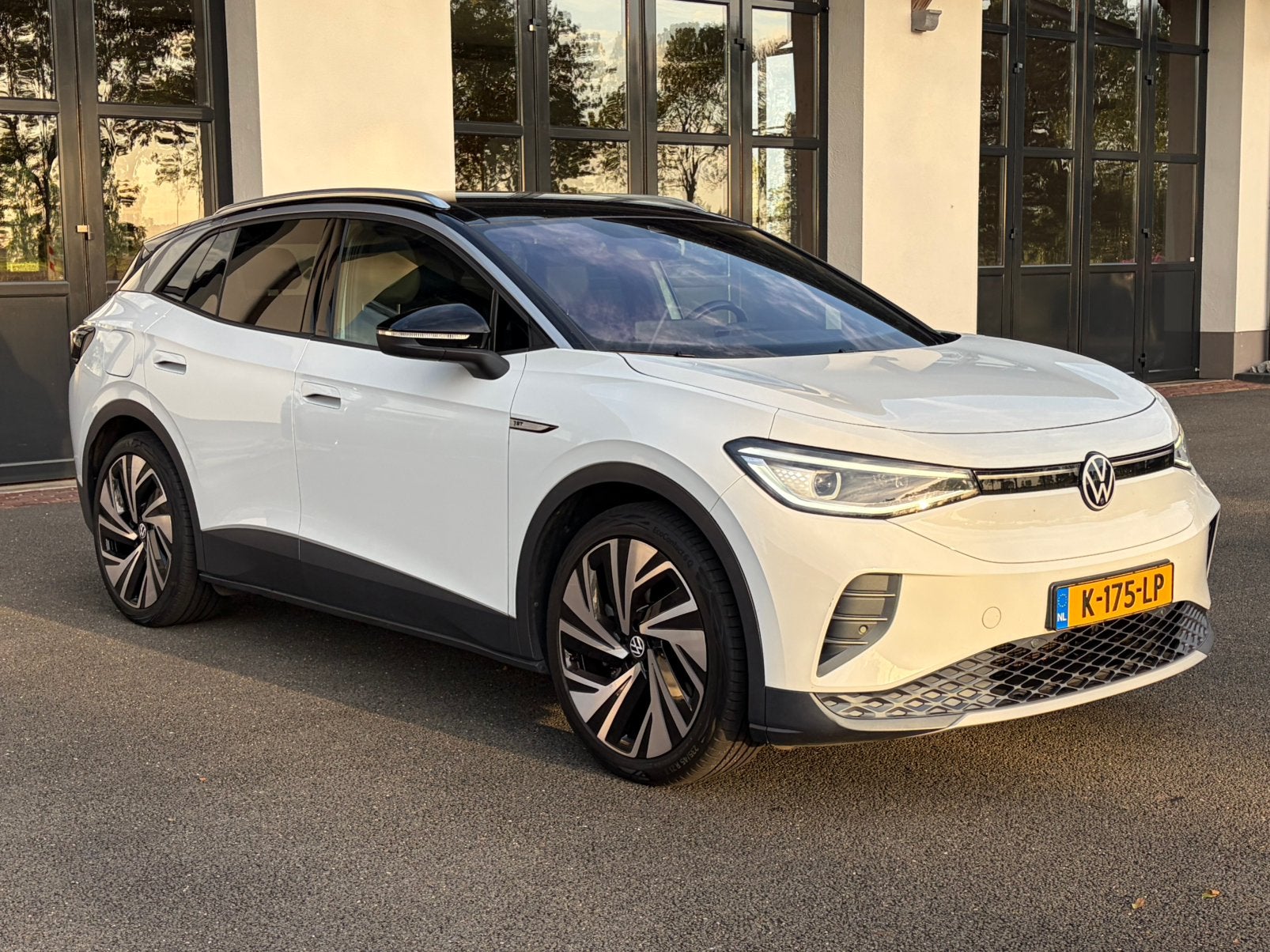 Volkswagen ID.4 77kWh Pano/head-up/massage/IQ, Automaat, Dealer onderhouden, Wit, Origineel Nederlands