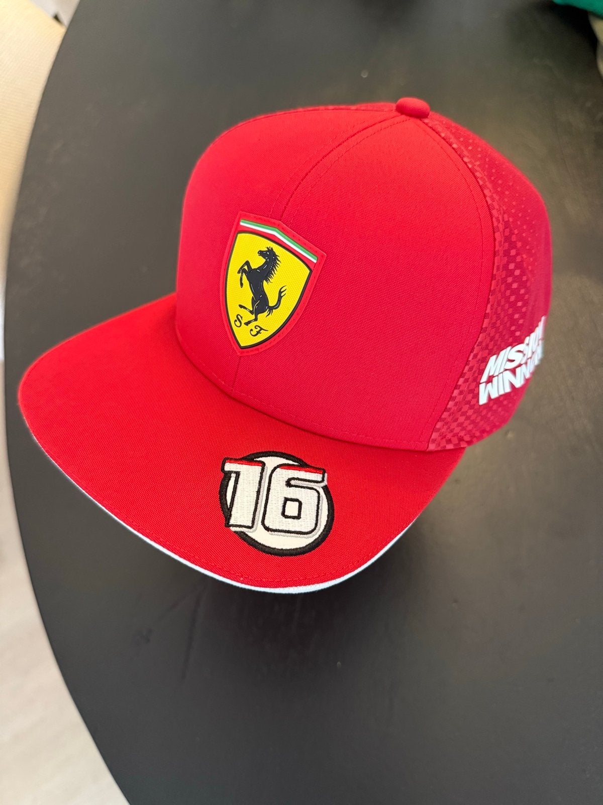 F1 Charles Leclerc Ferrari Mission Winnow Pet Nieuw, Ophalen of Verzenden, Nieuw, One size fits all, Pet