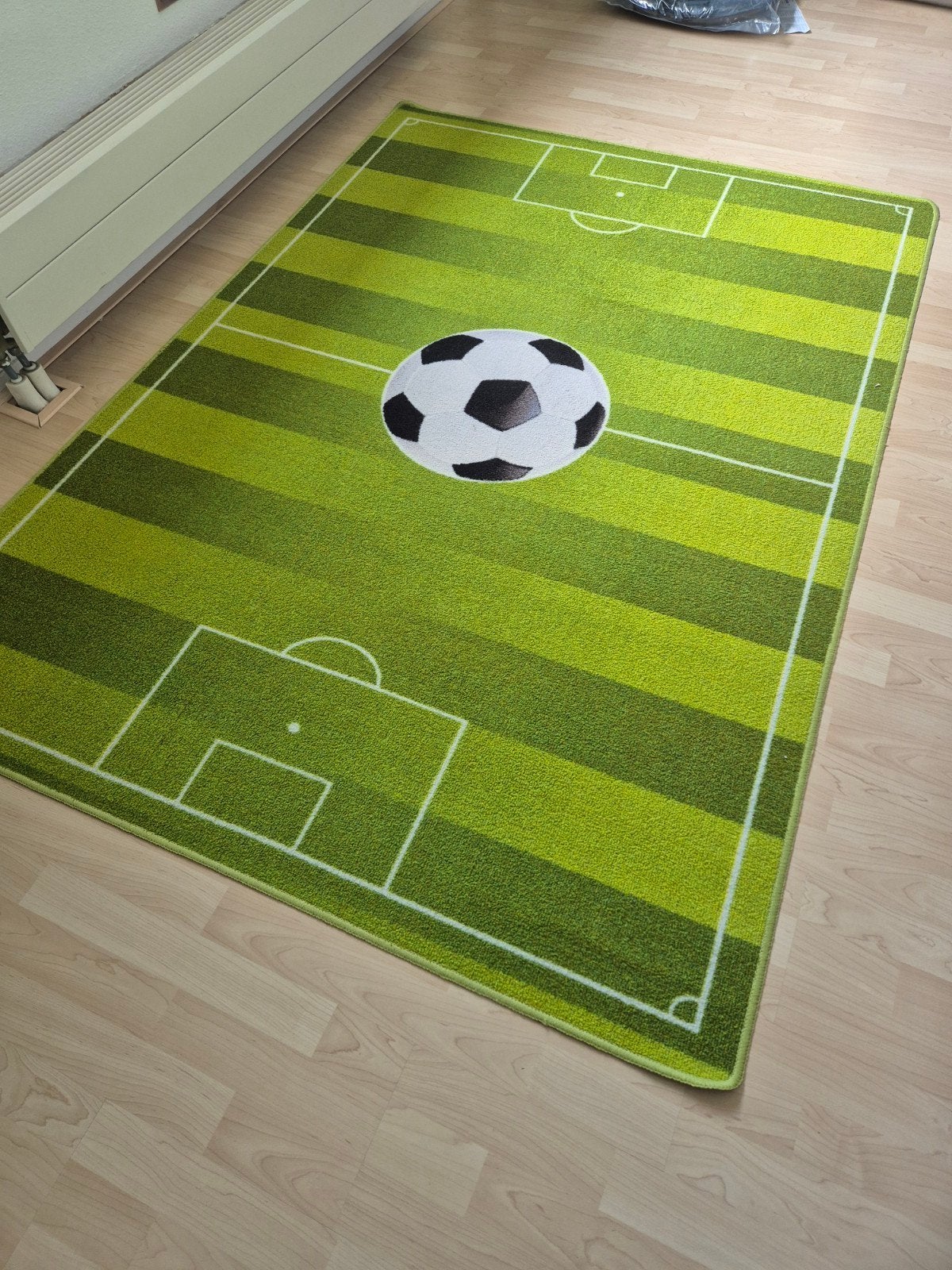 Vloerkleed voetbalveld 200x140 cm in goede staat, Gebruikt, 100 tot 150 cm, Ophalen of Verzenden, 150 tot 200 cm