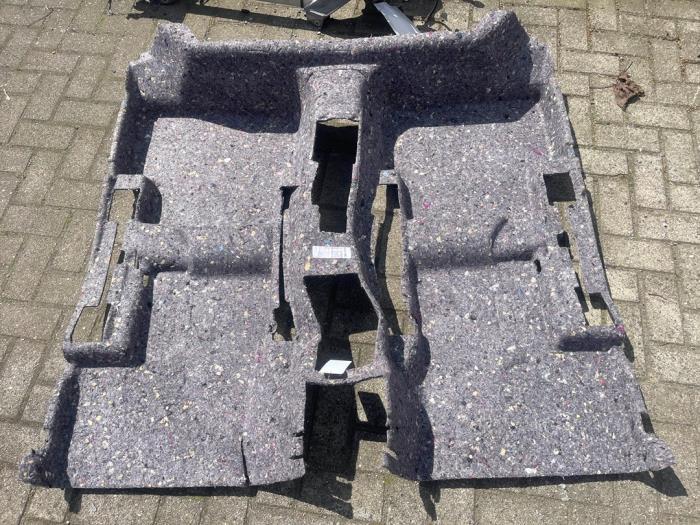 Isolatiemat rechts-achter van een Seat Arona, Gebruikt, -, Verzenden, -