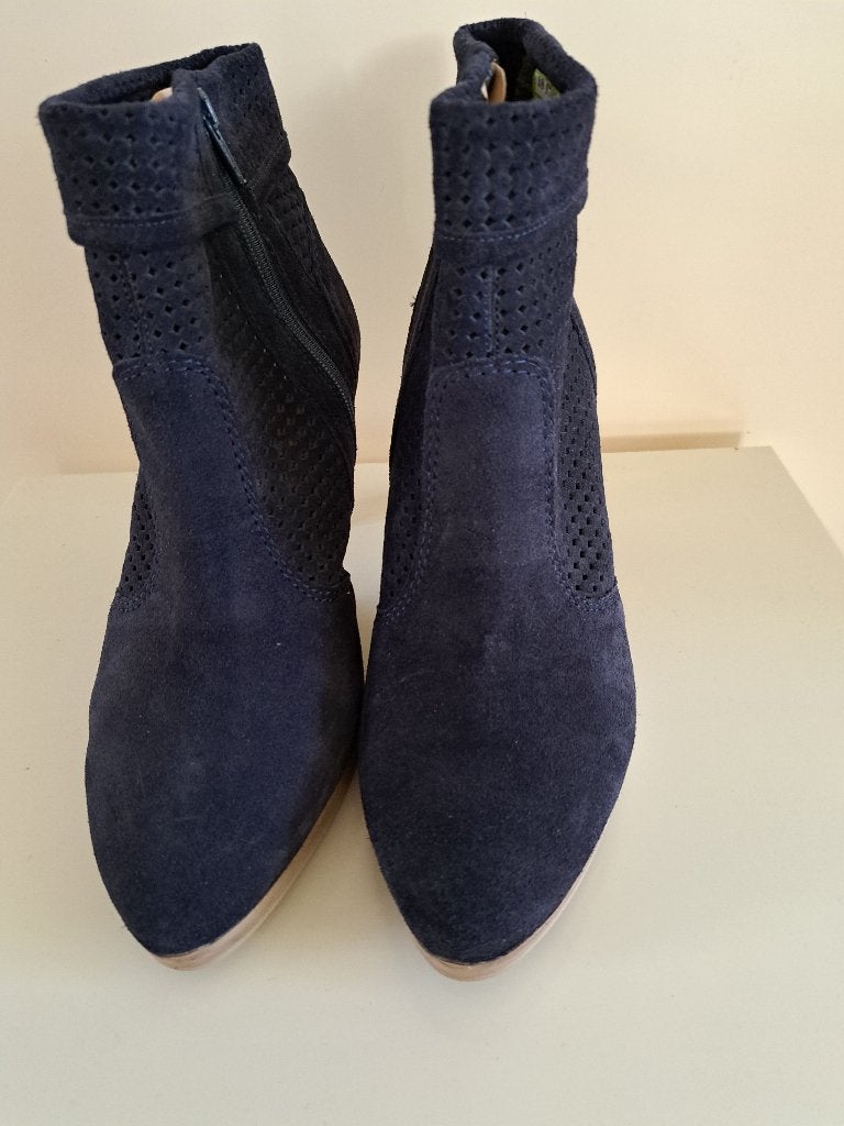 Enkellaarsjes donkerblauw suèdeleer Linea Zeta, nieuw mt 40, Blauw, Lage of Enkellaarzen, Nieuw, Ophalen of Verzenden