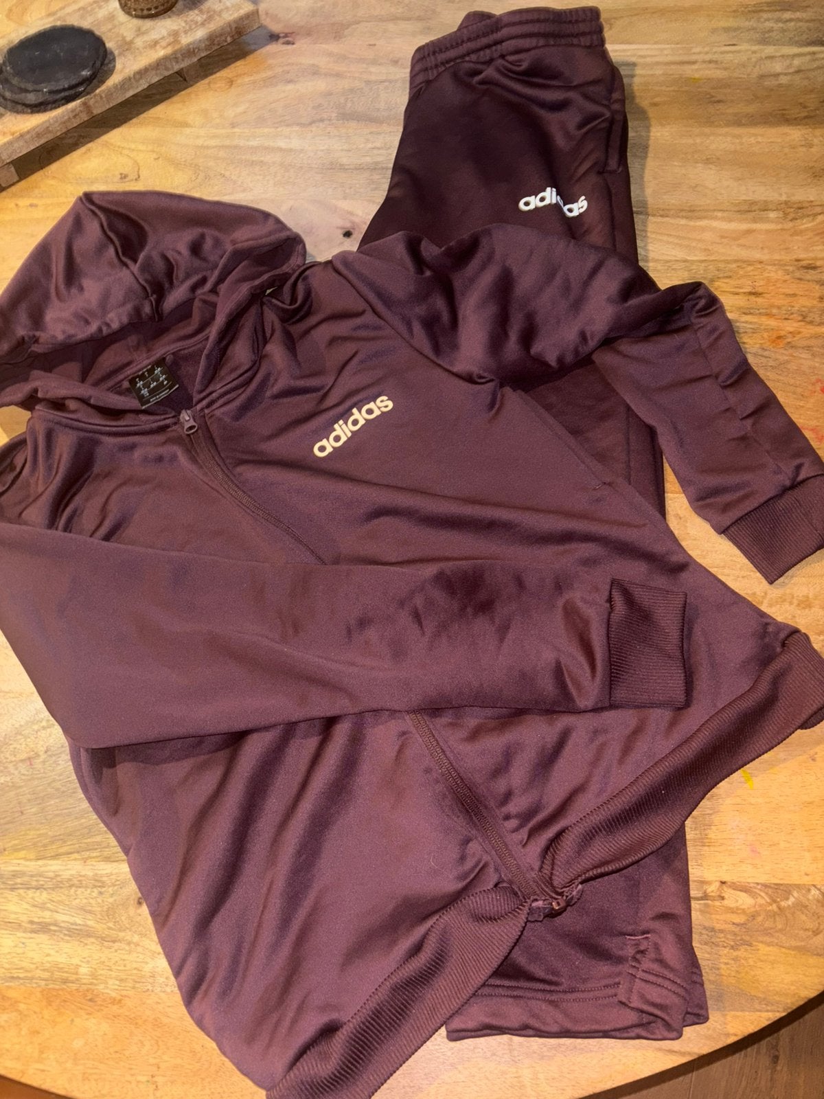 Adidas trainingspak bordeaux, Kleding | Dames, Huispakken, Ophalen of Verzenden, Zo goed als nieuw, Maat 42/44 (L), Rood