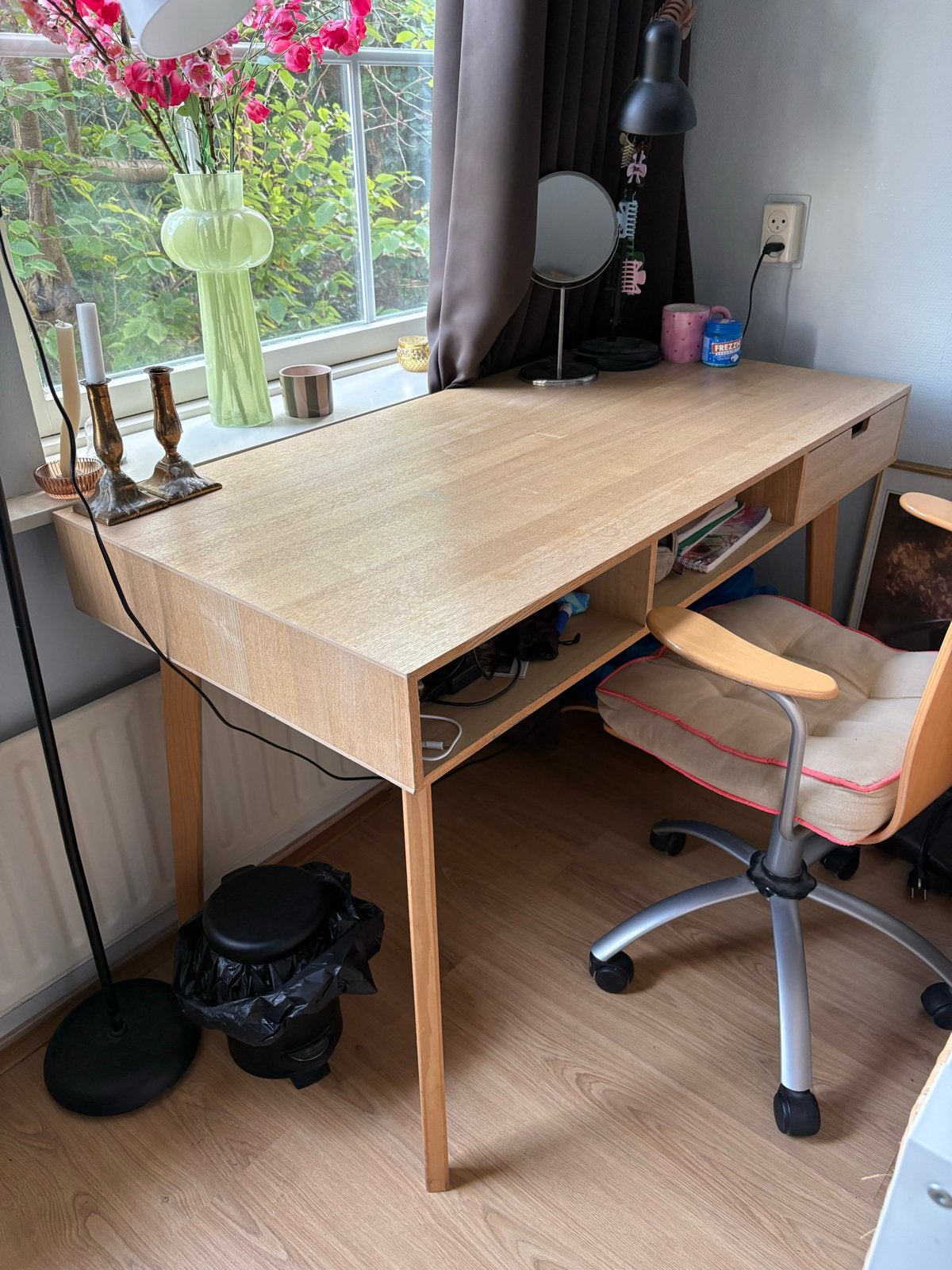 Houten bureau met lade en opbergruimte, Ophalen, Gebruikt, Bruin, Computerbureau