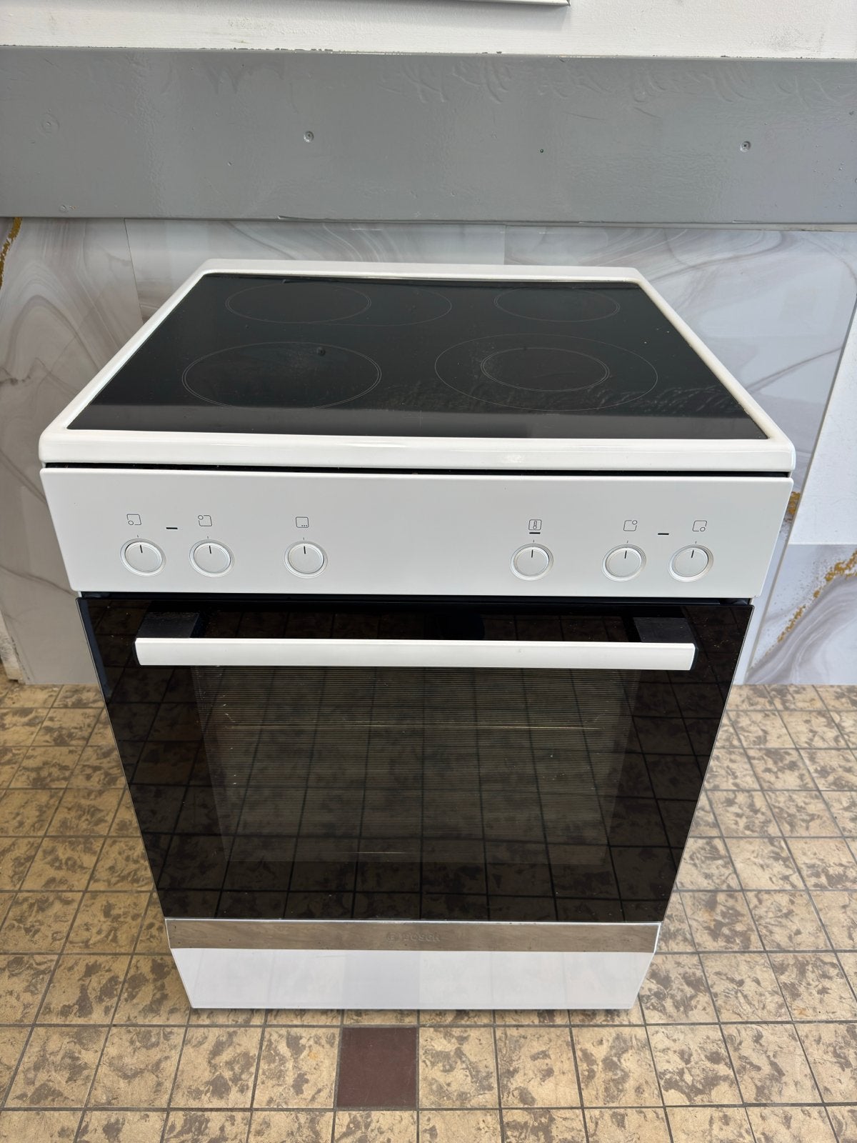 Bosch Elektrisch Fornuis - 2-fasen, 59,5 cm breed, Witgoed en Apparatuur, Fornuizen, Ophalen, 4 kookzones, Zo goed als nieuw, 85 tot 90 cm