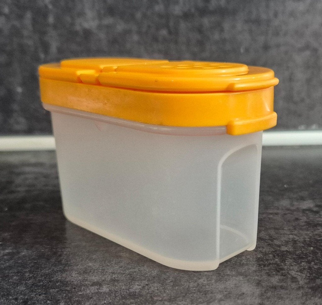 Tupperware ruimtemaker voor kruiden (strooier) 125ML Geel, Geel, Overige typen, Ophalen of Verzenden, Zo goed als nieuw