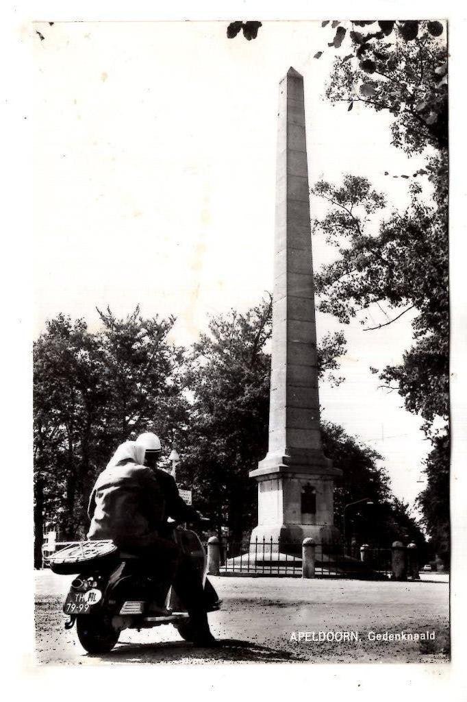 Apeldoorn Scooter Loolaan Nld., Ophalen of Verzenden, 1940 tot 1960, Gelopen, Gelderland