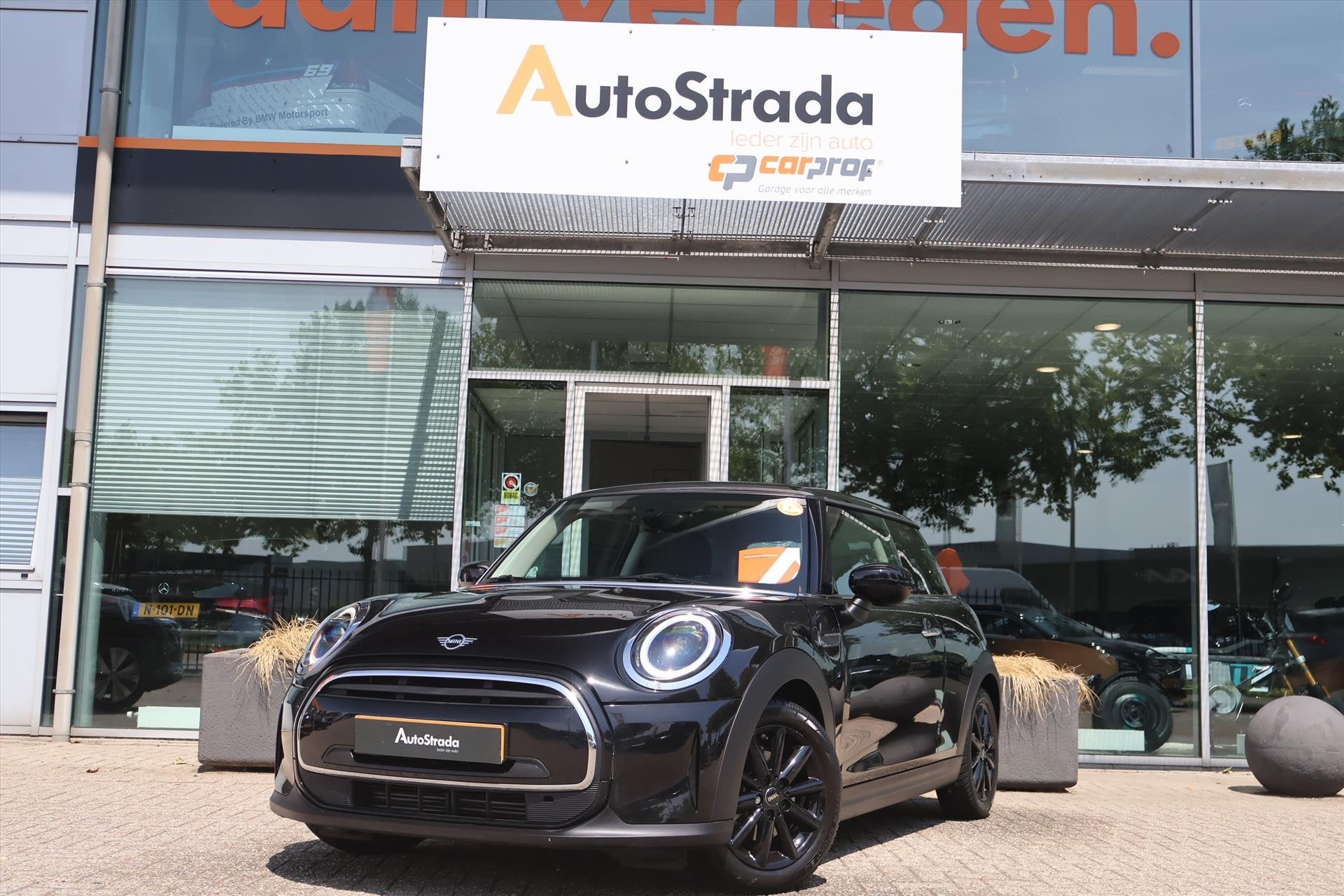 Mini Mini 3-Deurs (f56) 1.5 Business Edition 102pk | Automaa, Gebruikt, Met garantie (alle), 4 stoelen, Leder en Stof