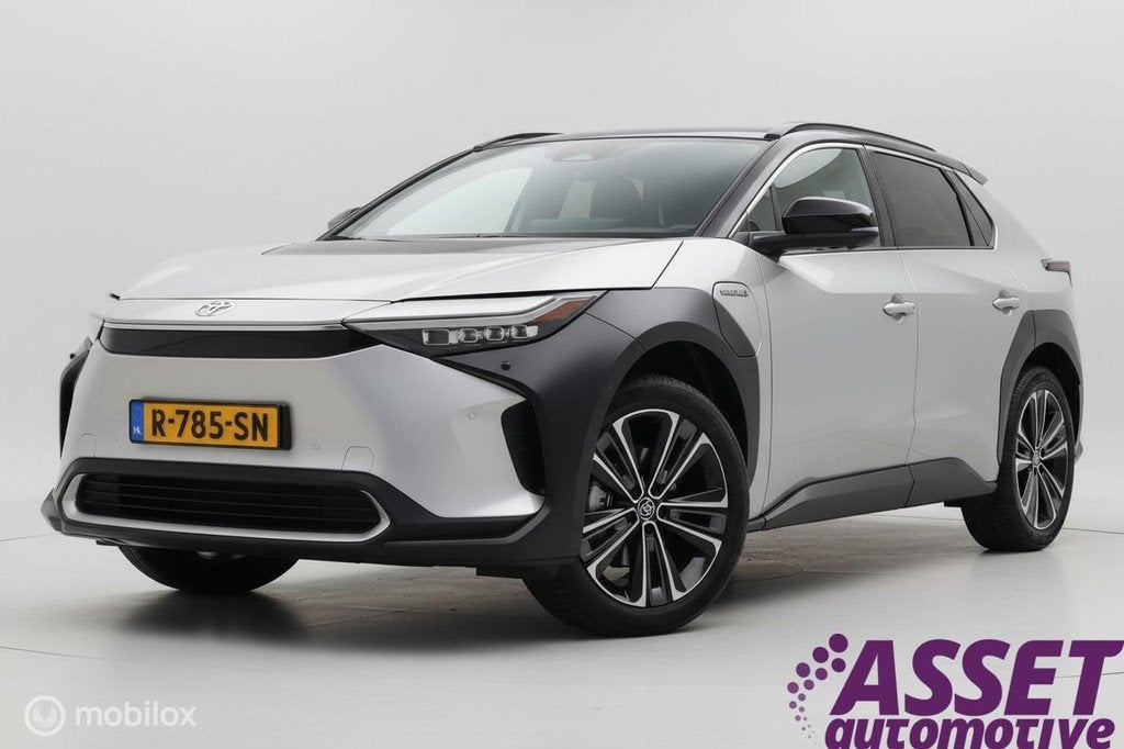 Toyota bZ4X Premium 71kWh SoH 100% panoramadak/stoelkoeling, Auto's, Toyota, Gebruikt, 71 kWh, Leder en Stof, Origineel Nederlands