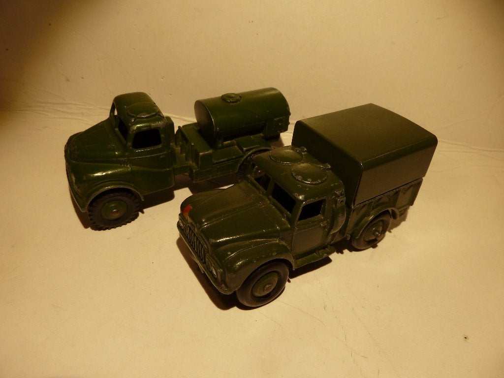 2 X DINKY TOYS:  nr. 641 CARGO TRUCK 1 TON & WATER TANKER, Ophalen of Verzenden, Gebruikt, Auto, Dinky Toys