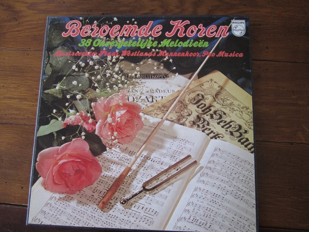 Beroemde Koren 38 Onvergetelijke melodieën , box 3 LP's, Inclusief binnenhoes, Ophalen of Verzenden, Zo goed als nieuw, 12 inch