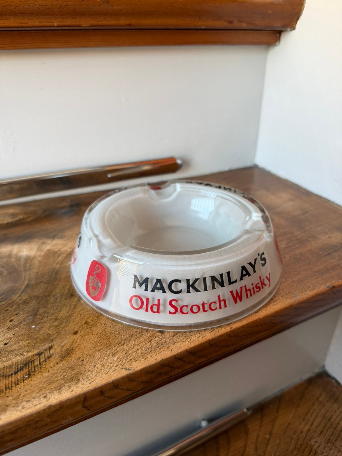 Asbak glas Mackinlay's Old Scotch Whisky, Ophalen of Verzenden, Zo goed als nieuw, Gebruiksvoorwerp