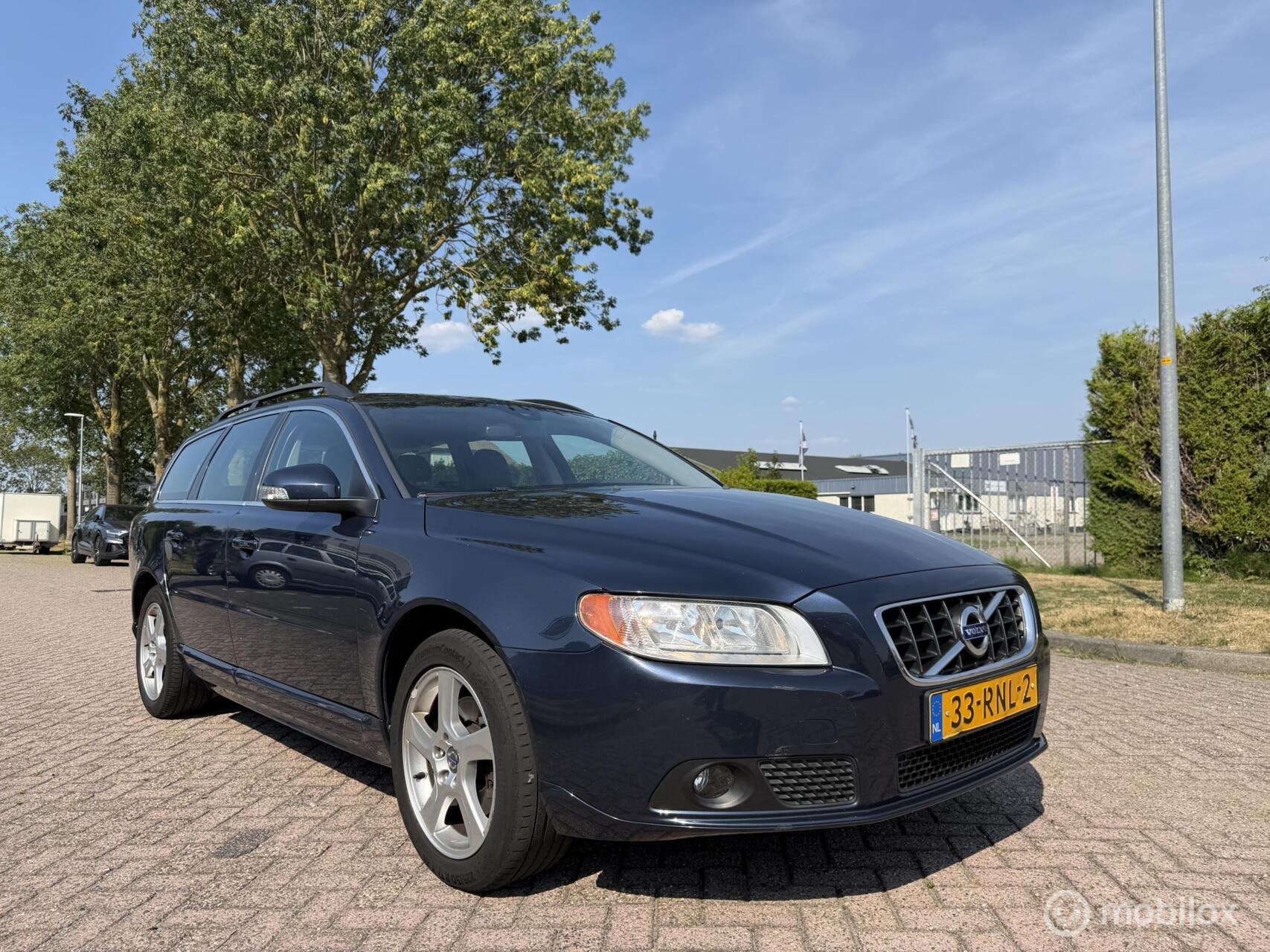 Volvo V70 1.6 T4 Momentum Automaat Dealer Onderhouden!, Auto's, Volvo, 1525 kg, Gebruikt, 4 cilinders, 1600 kg