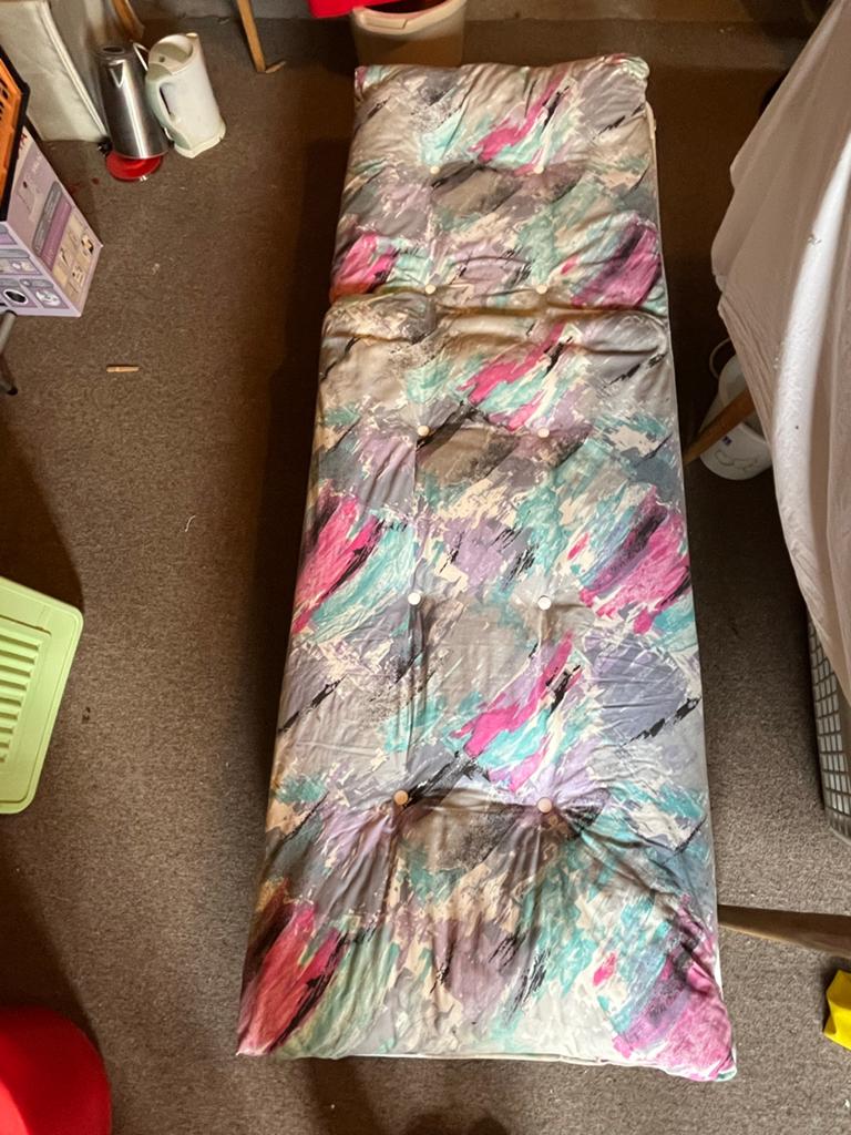 Stretcher/ Opvouwbaar logeerbed met matras, Gebruikt, 80 cm, Metaal, Overige kleuren