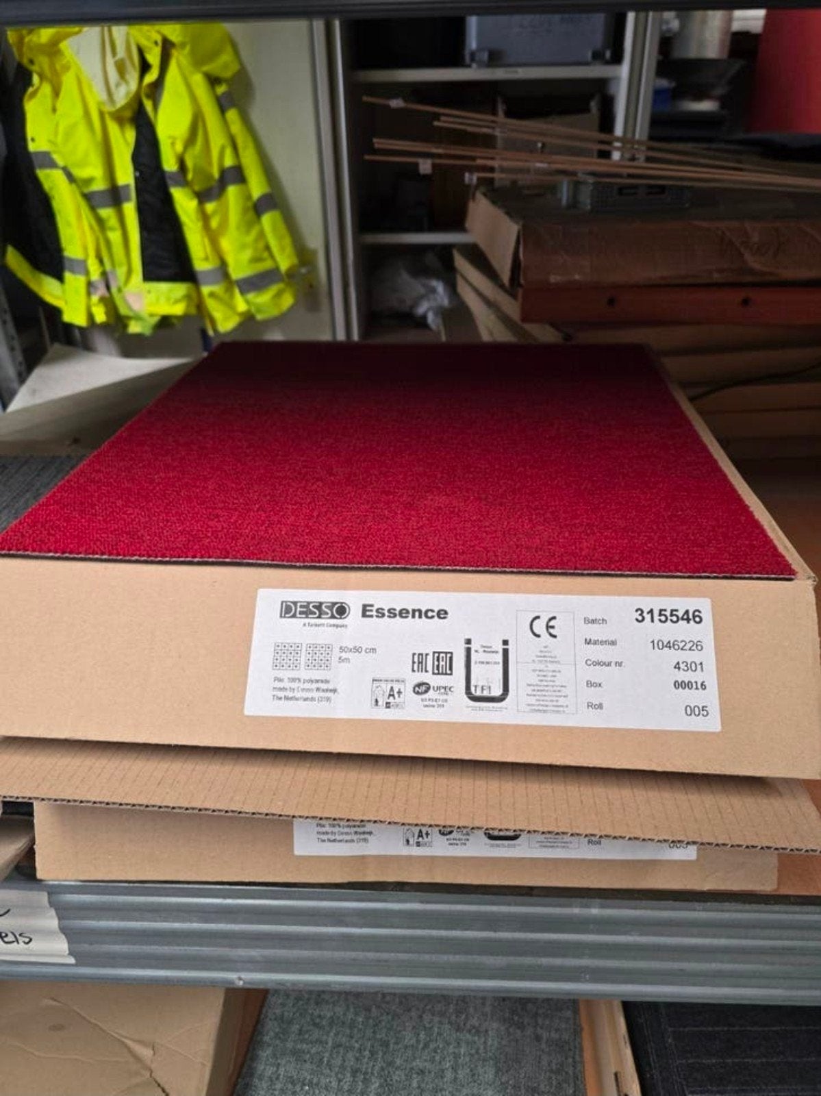 Desso Essence tapijttegels rood Nieuw in Doos!, Ophalen, Nieuw