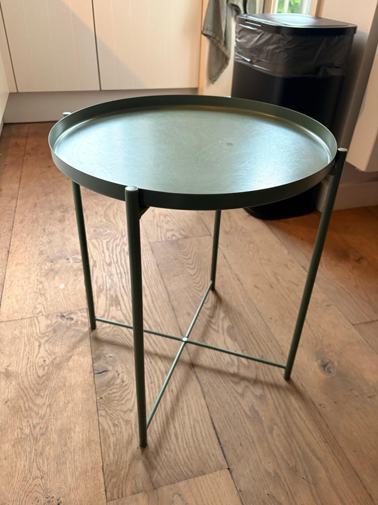 Ikea bijzettafel groen - handig en stijlvol, Huis en Inrichting, Tafels | Bijzettafels, Minder dan 55 cm, Gebruikt, Metaal of Aluminium