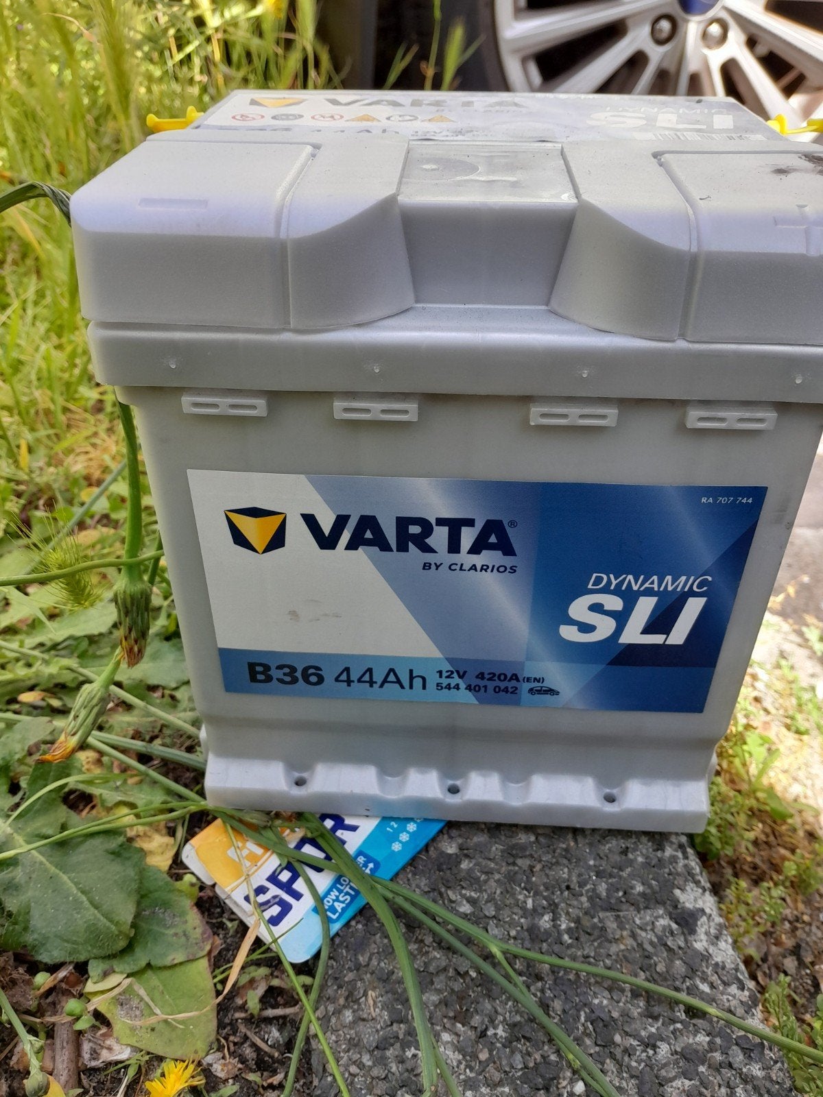 Nieuwe Varta Dynamic SLI B36 44Ah 12V accu, Ophalen of Verzenden, Nieuw, Universele onderdelen