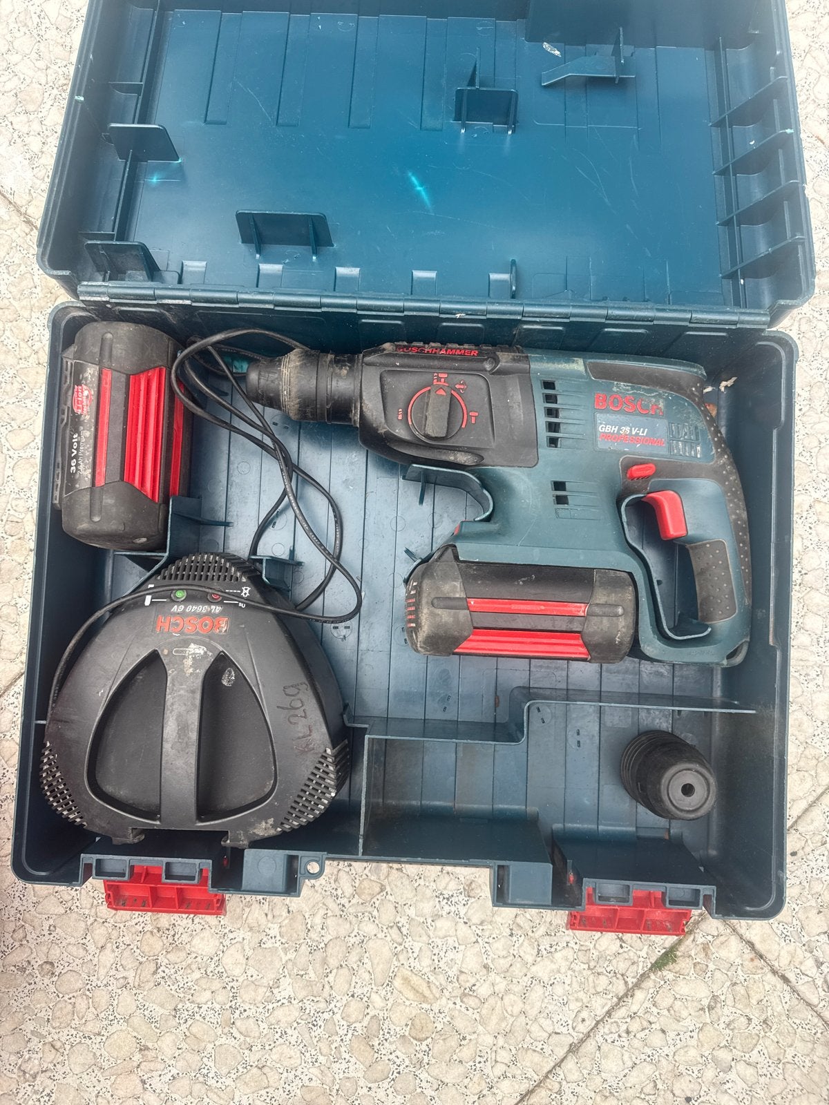 Bosch GBH 36 V-LI Boorhamer met 2 accu’s en lader, Ophalen, Boor- en/of Breekhamer, Klopboormechanisme, Gebruikt
