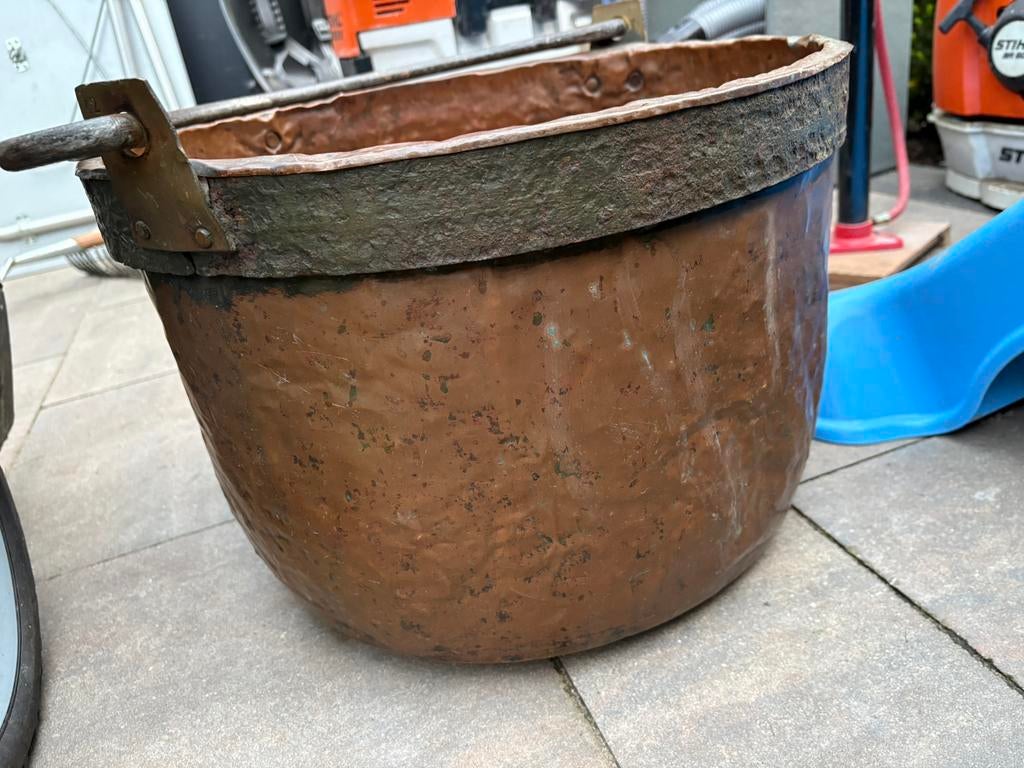 Koperen ketel met handvat, Ophalen, Koper