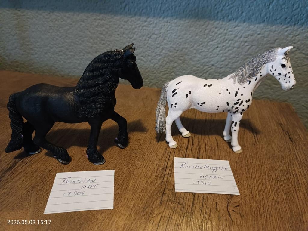Schleich Friesian en Knabstrupper merries, Ophalen of Verzenden, Zo goed als nieuw, Paard, Beeldje of Figuurtje