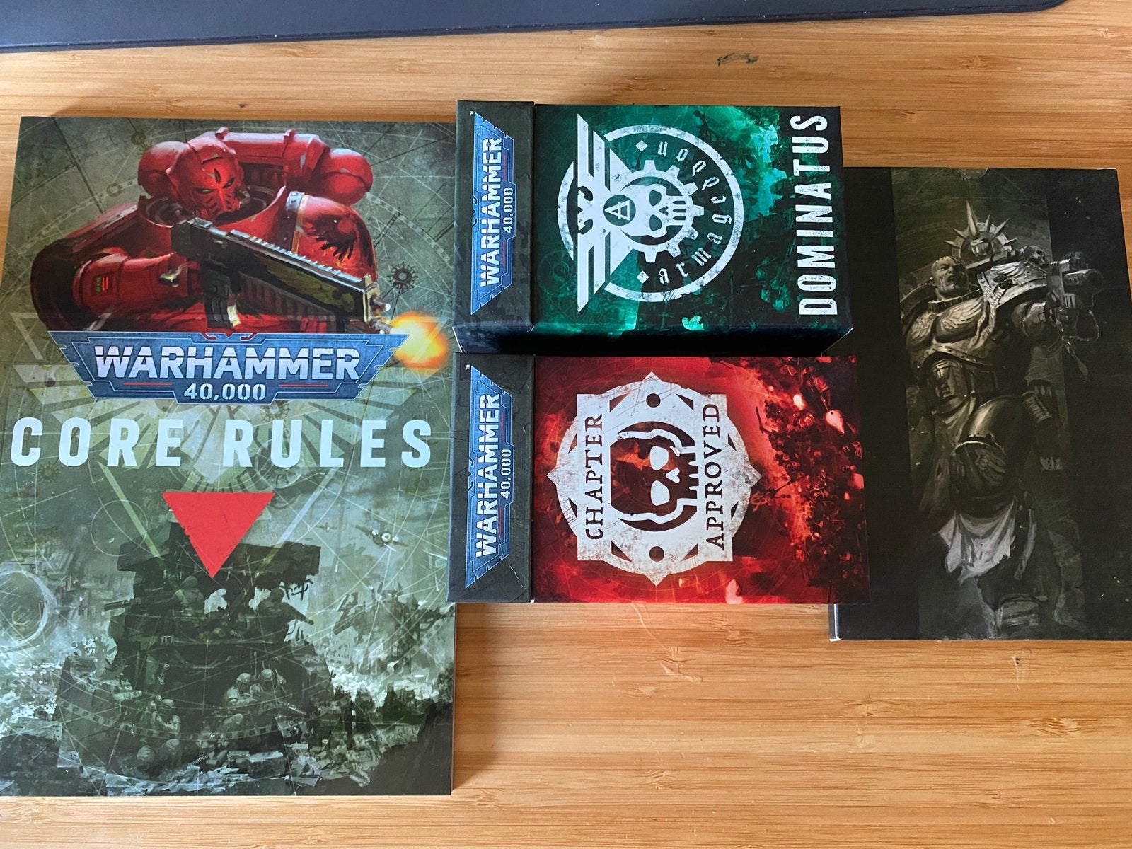 40k 11th rule book and cards, Ophalen of Verzenden, Zo goed als nieuw, Warhammer 40000, Boek of Catalogus