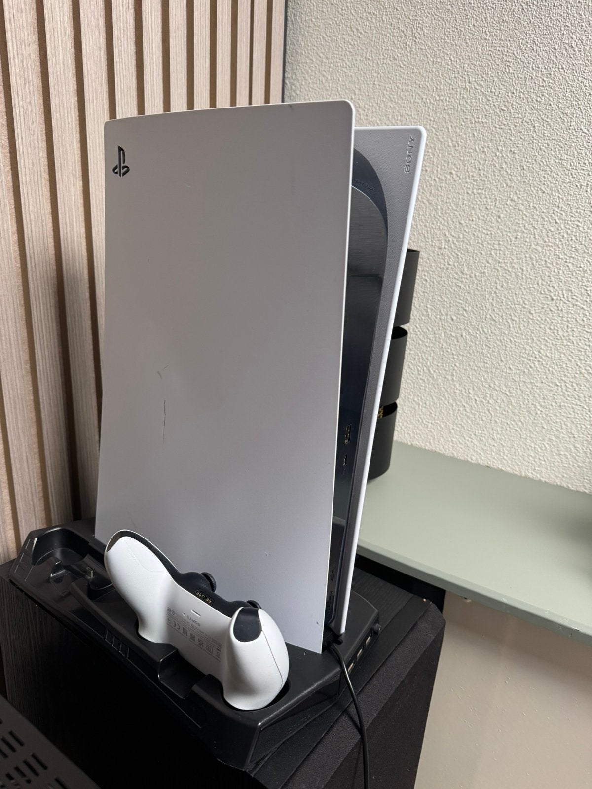 Ps5 disk met koelingsysteem en oplader, Ophalen of Verzenden, Zo goed als nieuw