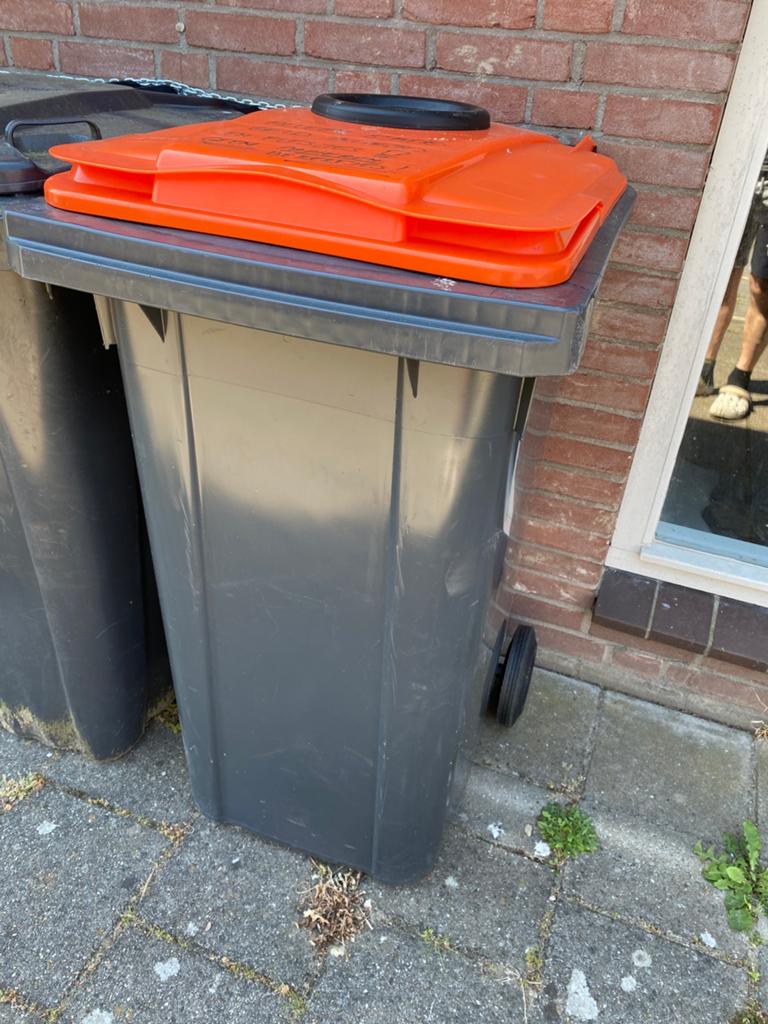 Rolcontainer. Voor verzamelen van blikjes en flesje, Ophalen, Zo goed als nieuw, Nvt, Minder dan 50 cm