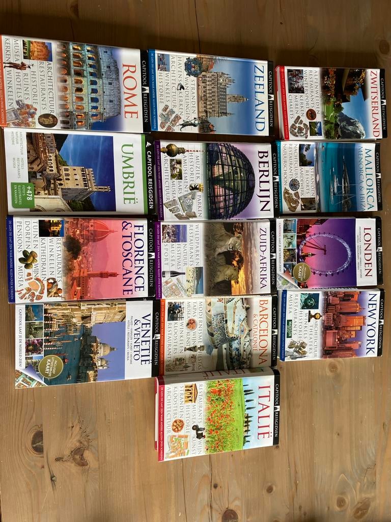 Grote verzameling Capitool reisgidsen (ook los te koop), Boeken, Reisgidsen, Gelezen, Capitool, Europa, Ophalen of Verzenden