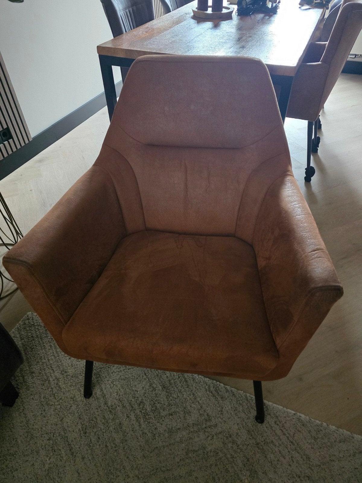 Comfortabele fauteuil in cognac kleur, Ophalen, Modern, Comfortabel, Industrieel, Gebruikt, 75 tot 100 cm