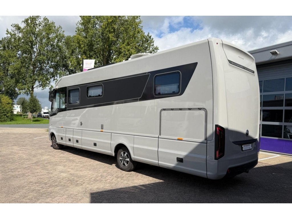Niesmann+Bischoff Flair 880, Niesmann+Bischoff, Watertank (Schoon), Tot en met 2, Diesel