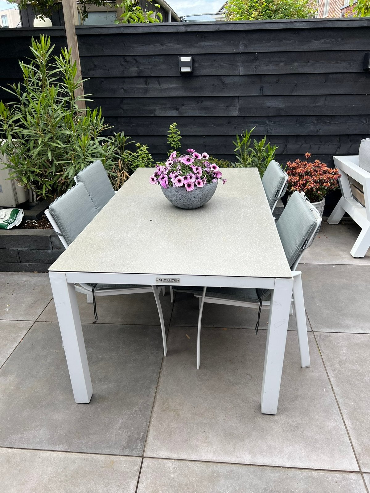 Lifestyle tuintafel 5 stoelen wit in goede staat, Tuin en Terras, Ophalen, 5 zitplaatsen, Eettafel, Aluminium