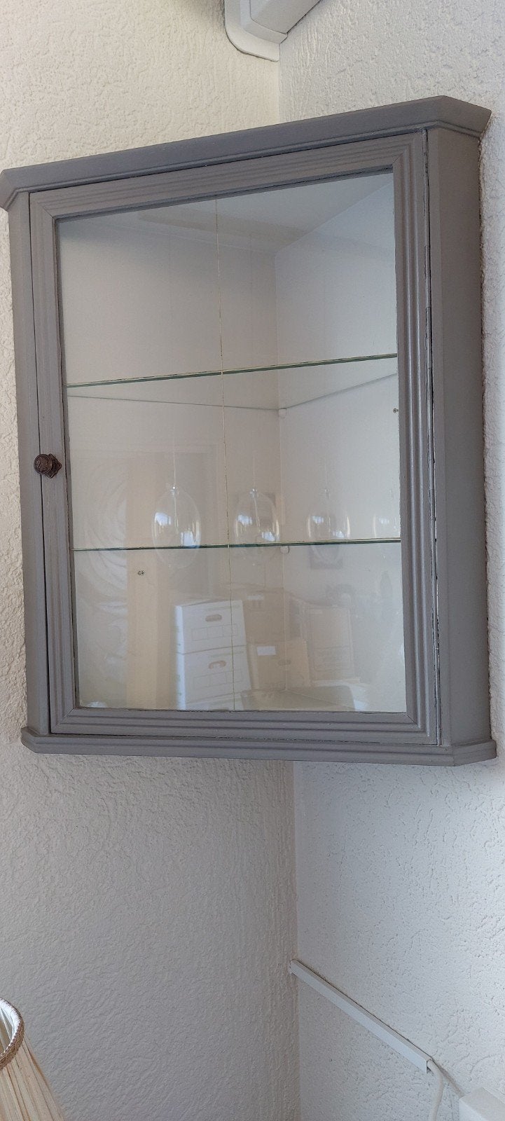 Vitrine Hoekkastje hang, Ophalen, 50 tot 100 cm, Zo goed als nieuw, Minder dan 100 cm