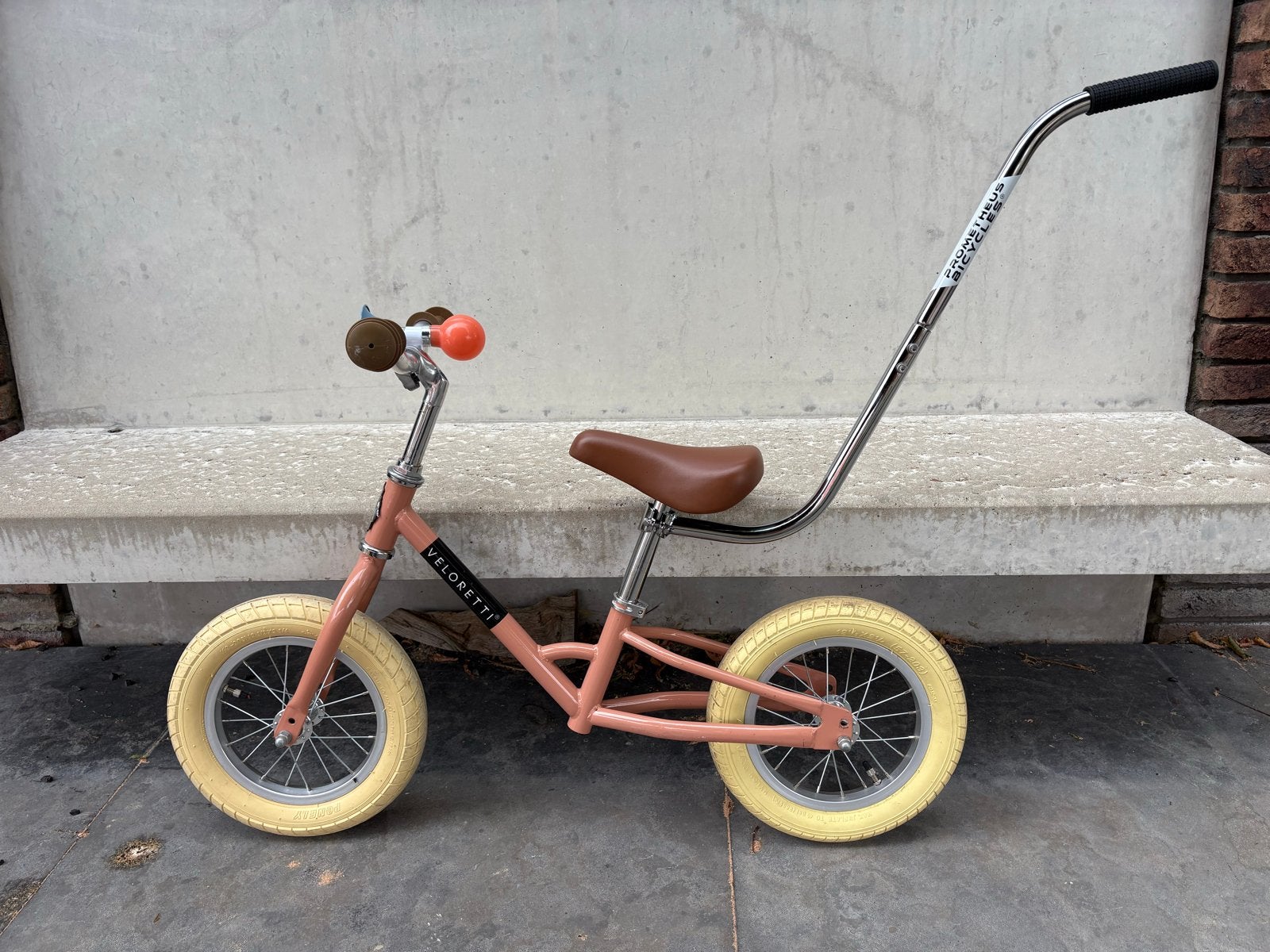 Veloretti loopfiets incl duwstang - Zo goed als nieuw, Fietsen en Brommers, Fietsen | Kinderfietsjes, Ophalen, Zo goed als nieuw