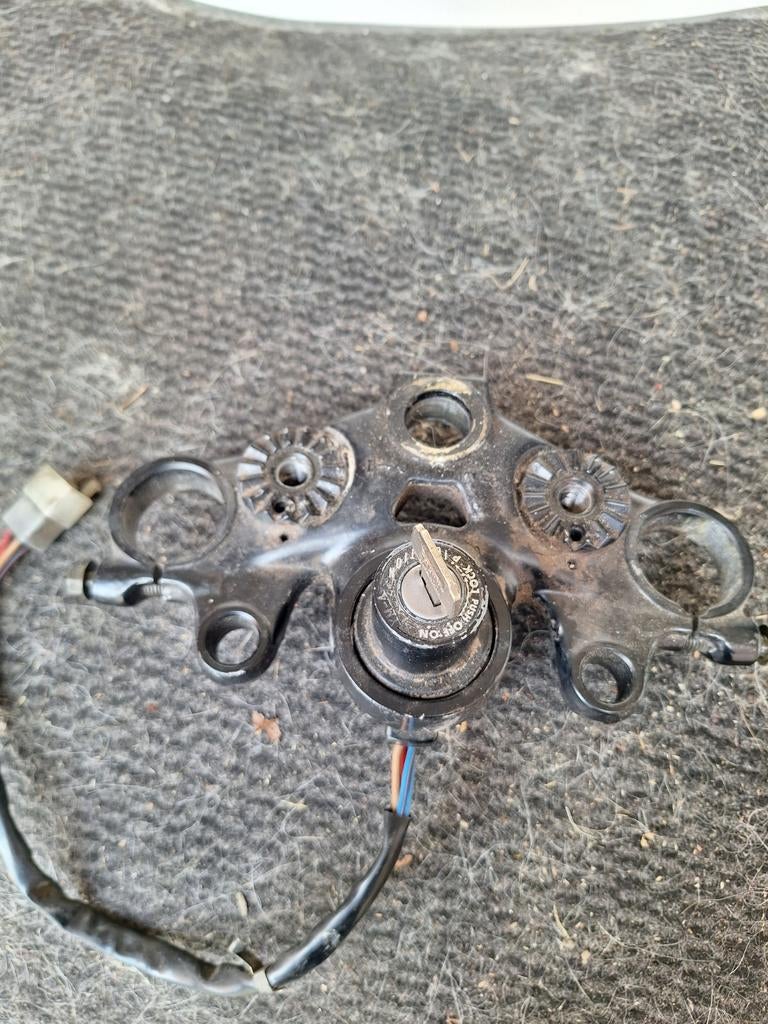Contactslot met kroonplaat Yamaha XJ 600 1991, Motoren, Onderdelen | Yamaha, Ophalen of Verzenden