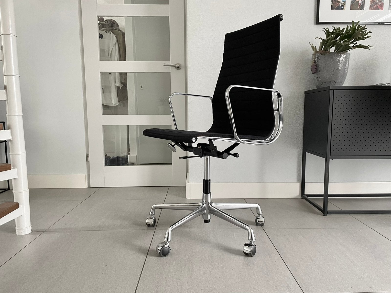 Foto 10 van HEYNE | Vitra stoelen fauteuils en andere items