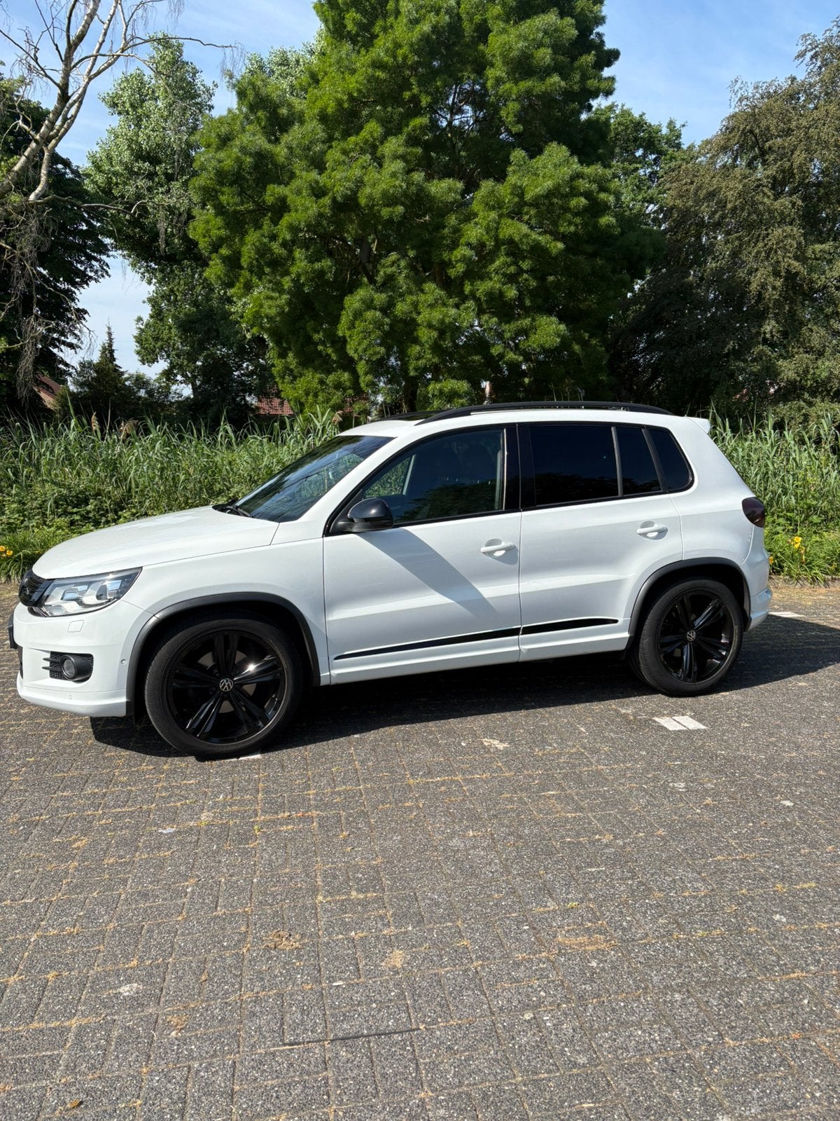 Volkswagen Tiguan 1.4 TSI R-Line uitgevoerd, Voorwielaandrijving, 4 cilinders, 160 pk, Wit