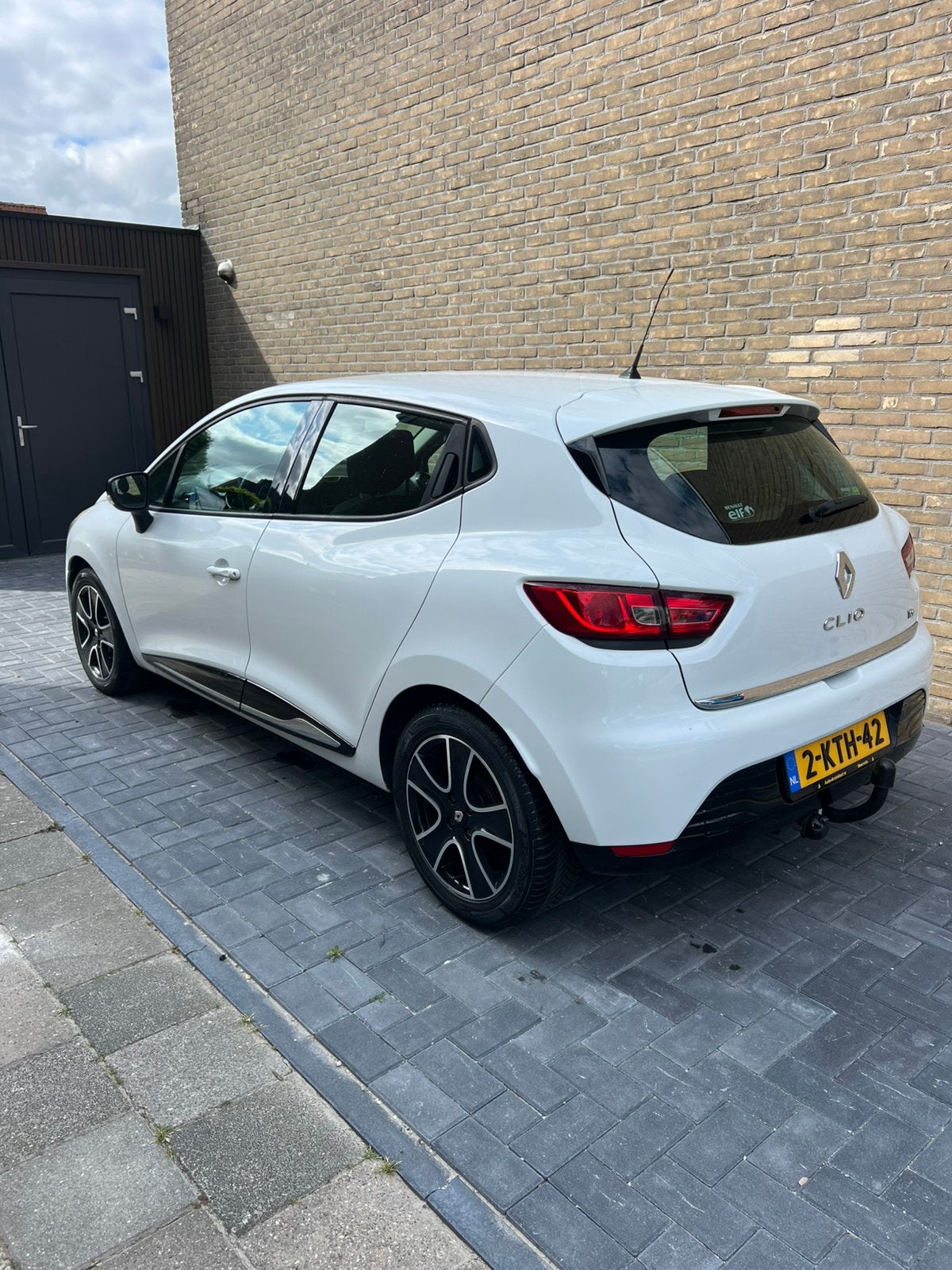 Renault Clio 0.9 TCE 66KW 5-DRS 2013 Wit, Auto's, Voorwielaandrijving, 898 cc, 40 €/maand, Zwart